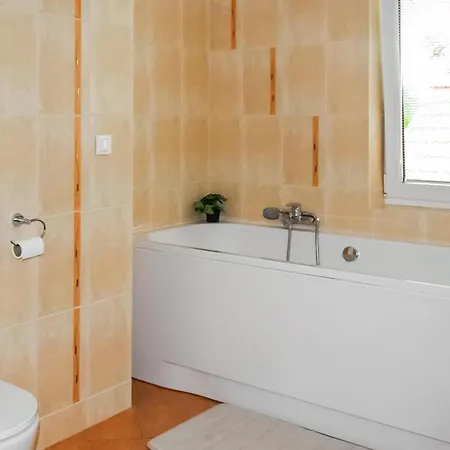 Stunning In With Kitchen Feriehus