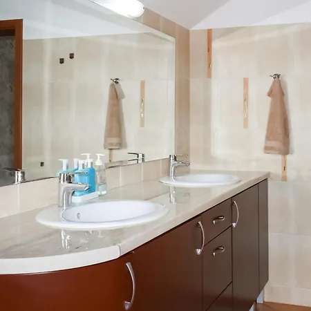 Stunning In With Kitchen Feriehus